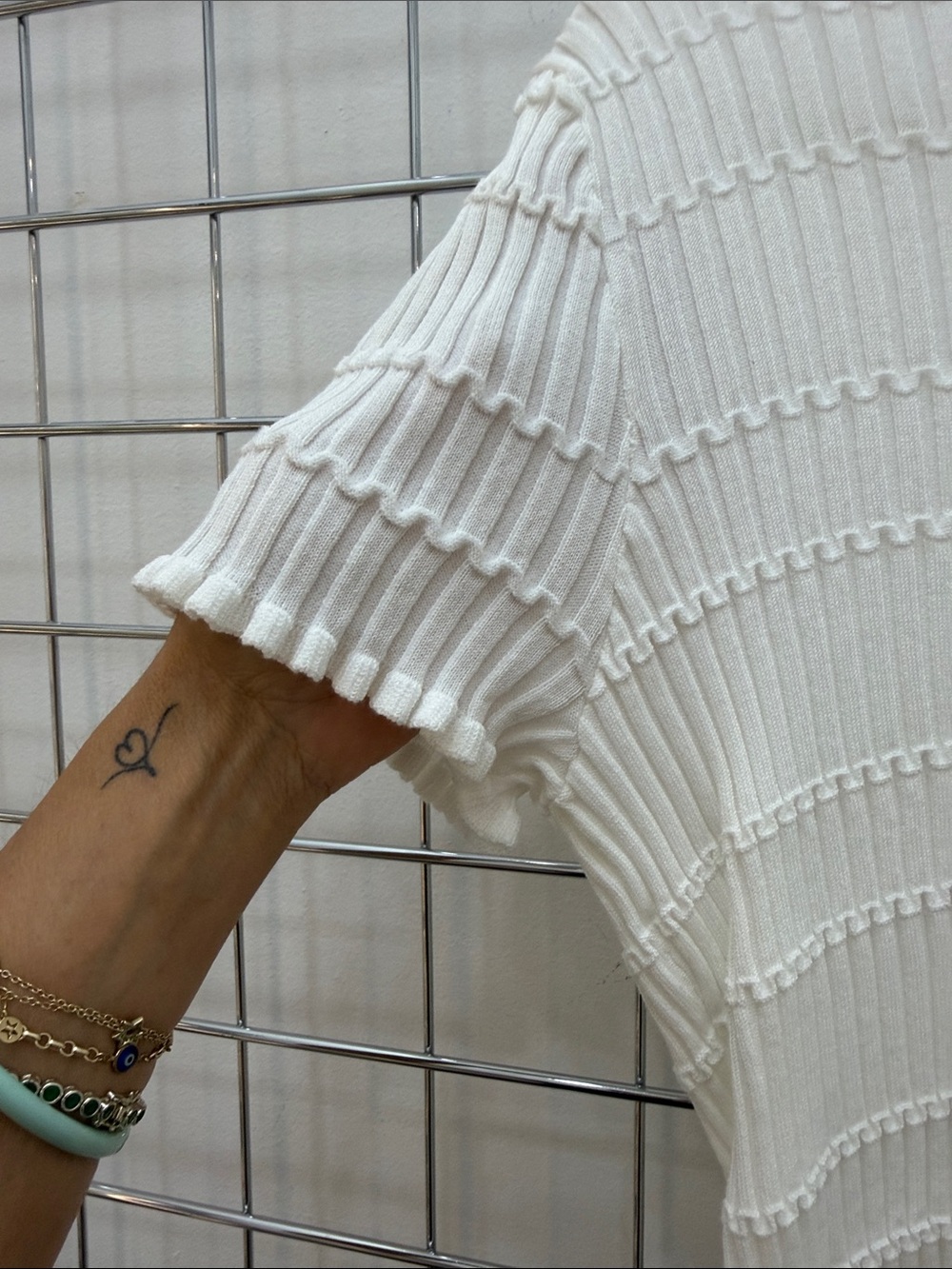 DH NEW YORK White Ric Rac Ribbed Short Sleeve Top - Picture 5 of 5